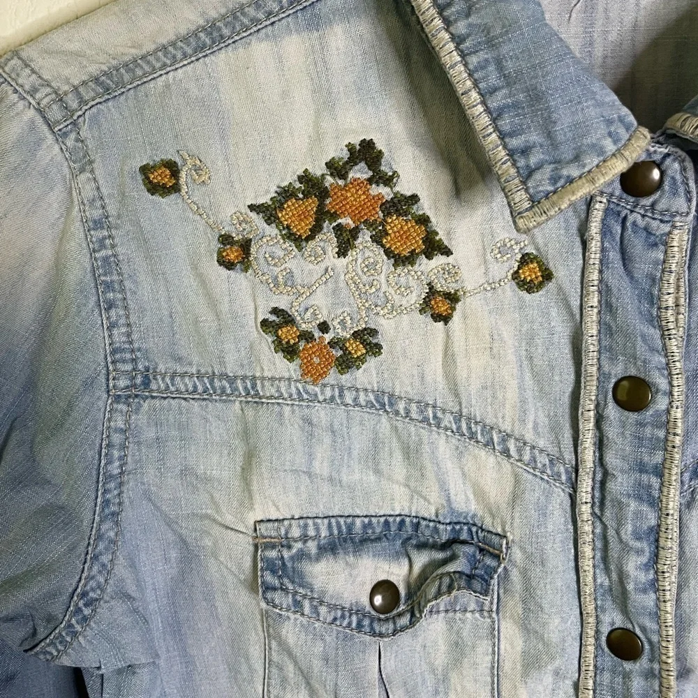 Starring at Stars denim distressed embroidered shirt - Picture 5 of 6